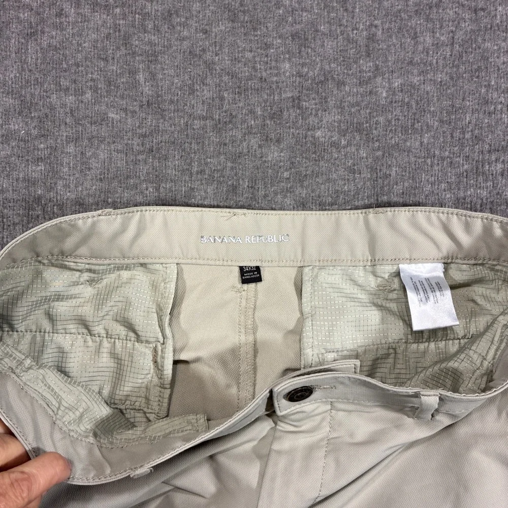 Banana Republic Core Temp Chino Pants Mens 34x32 Beige Slim Fit Performance
